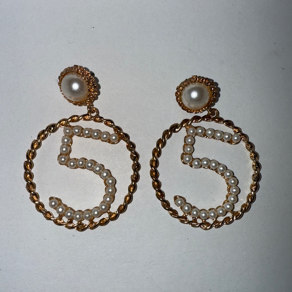 Pearl hoops